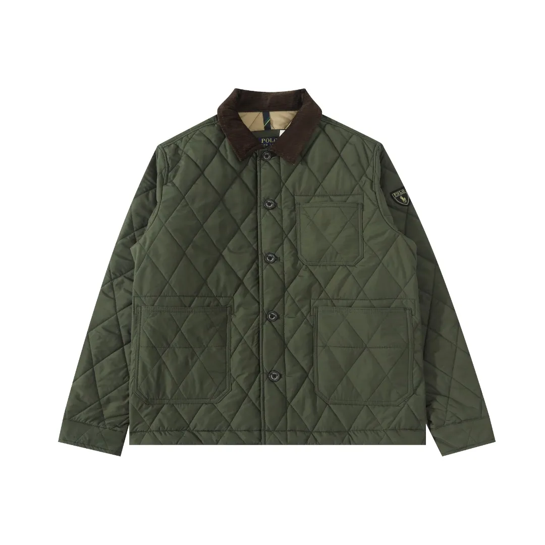 P370 #R50 Ralph Lauren/Ralph Lauren classic old money style workwear rhombus retro cotton jacket. Inspired by retro workwear, it reshapes the contemporary British style. Imported machine-pressed diamond quilting technology, every quilting line is accurately aligned, and the details are full of ingenuity; three-dimensional tailoring creates a neat H-shaped silhouette, and it can still remain light and straight when worn in multiple layers in autumn and winter. Customized metal buttons, low-key embellished textured corduroy lapel design, full of retro atmosphere, 37.5° temperature control black technology, breathable and moisture-proof, locks in temperature and sweat, waterproof and snow-proof fabric, no fear of bad weather, anti-run cotton patented technology, warm and soft, long-wearing without deformation, five high-end colors: navy | khaki | black | green | brown, easily suitable for commuting, leisure, and travel. Wearing one piece gives off a calm temperament of "old money style", and you can have both style and warmth in low-temperature weather.  Color: Navy blue, black, khaki, military green, brown Size: S M L